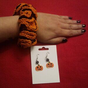 Handmade Anime Kawaii Cute Cosplay Goth Halloween Themed Crochet Scrunchie Set!